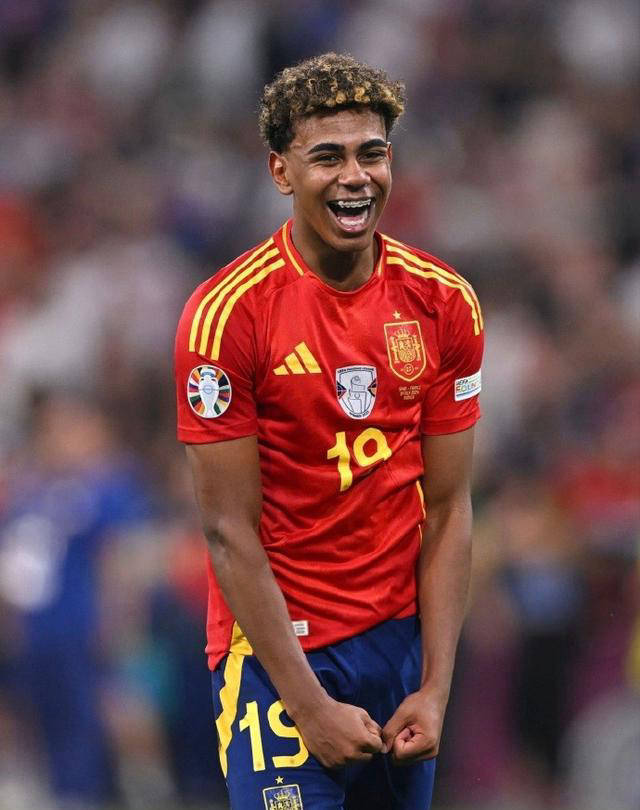 萨利巴身价上涨至9000万欧，成为世界上身价最高的后卫（萨利巴身价飙至9000万欧，登顶全球后卫身价榜首）