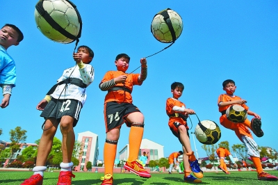 巴列卡诺前锋：为波兰效力将是种荣誉，不知能否实现（巴列卡诺前锋：若能为波兰出战将深感荣幸，能否成行尚未可知）