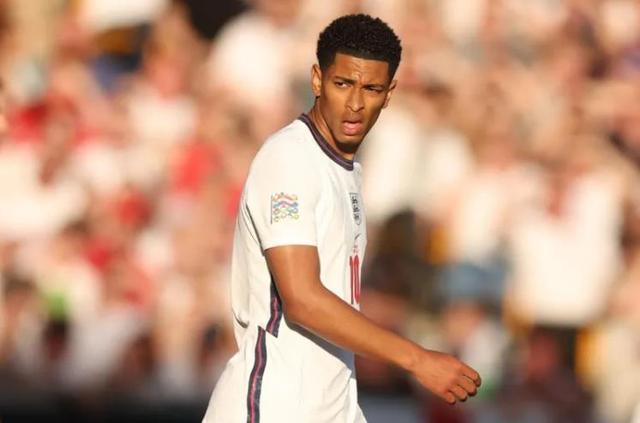 篮球火箭球队进攻端出现默契配合（火箭队进攻端打出默契联动）