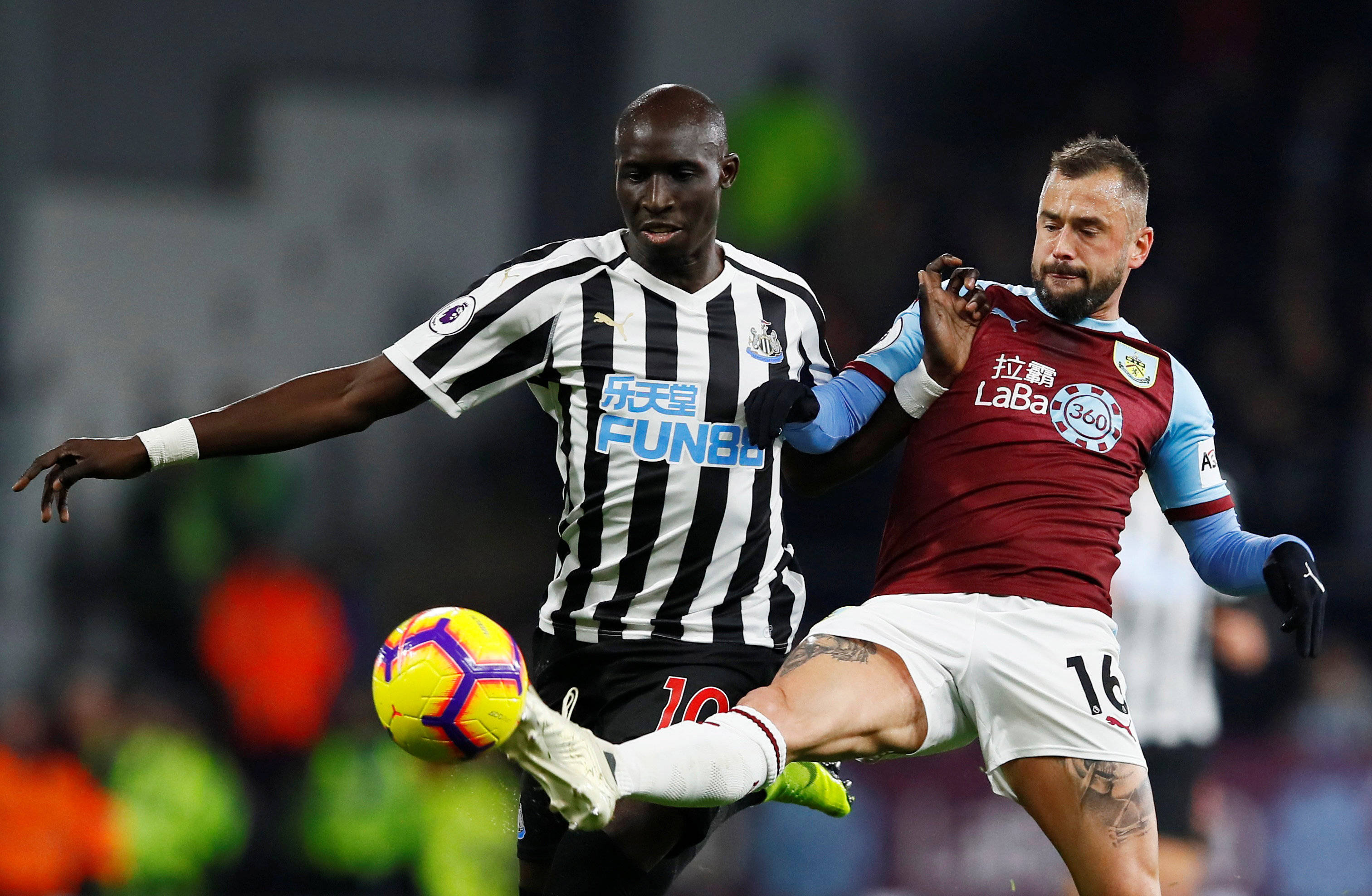 都体：阿切尔比、德弗赖和达米安将在赛季末合同到期后离队（都体：阿切尔比、德弗赖、达米安合同季末到期，届时将离队）